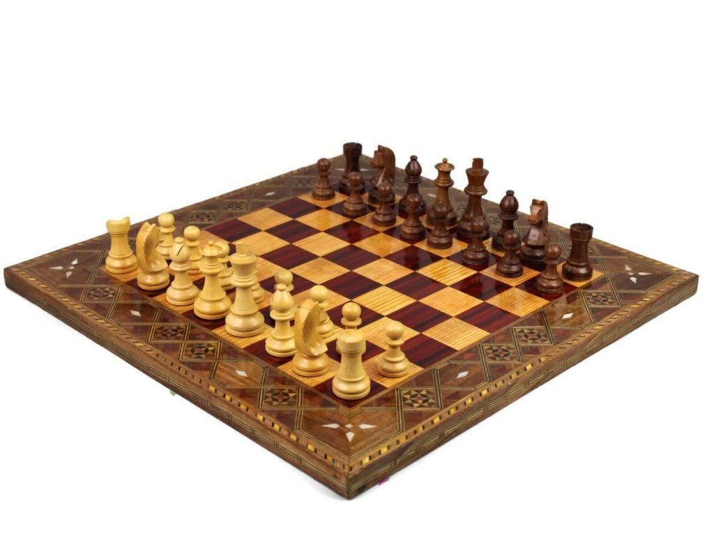 burgundy chess set wit german staunton sheesham wooden chess pieces