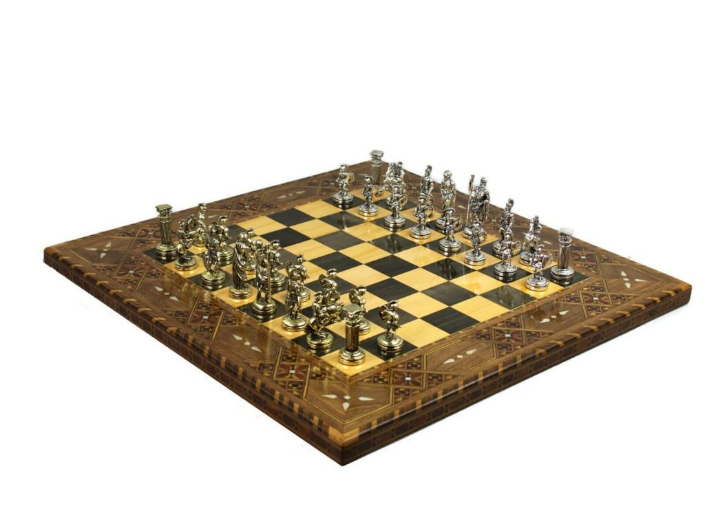 Dawn chess set with metal roman chess pieces