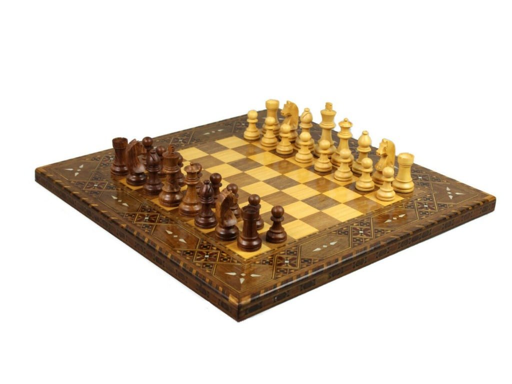 lineage chess set with german staunton wooden chess pieces