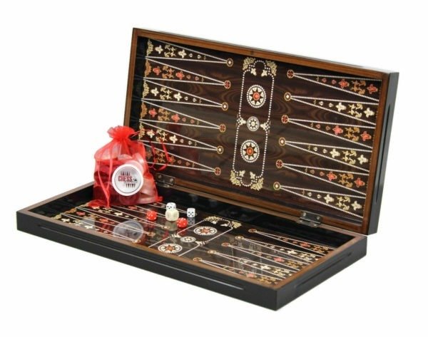 inside pearl backgammon board