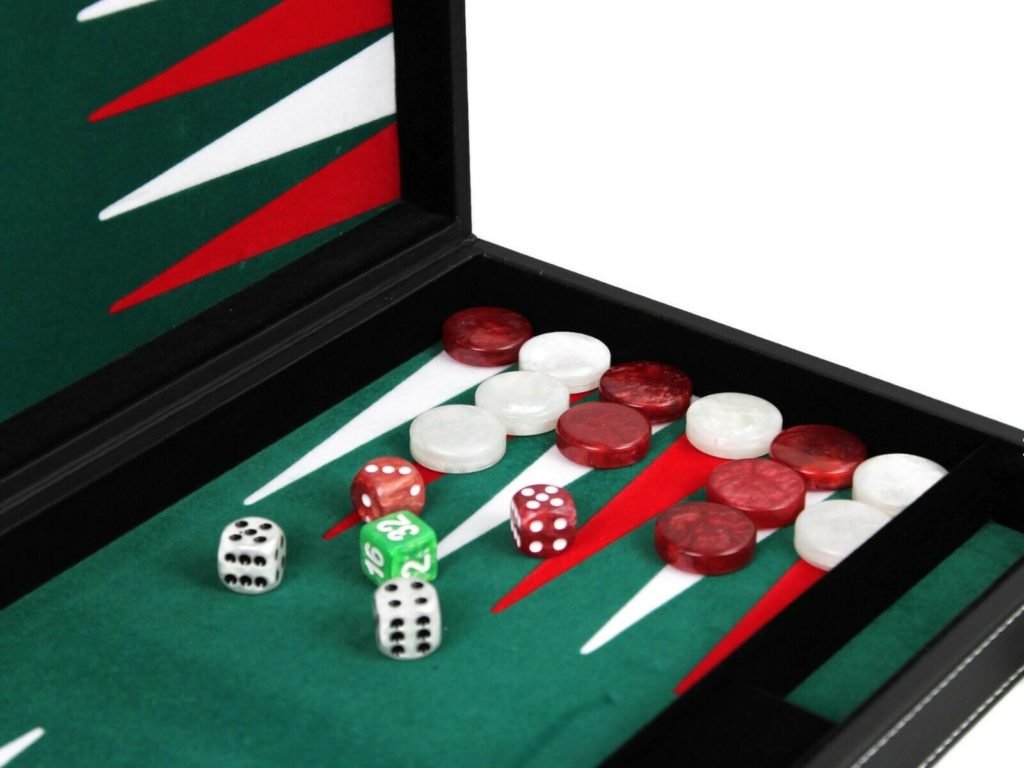 inside greenleather backgammon set