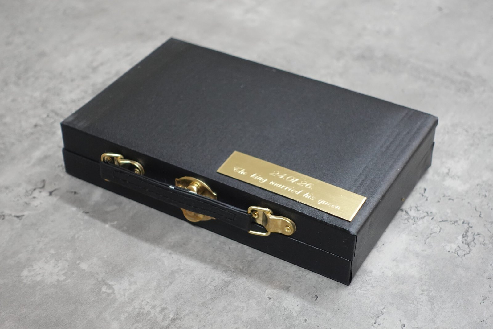 Double 9 Dominoes in Leather Case - Image 3