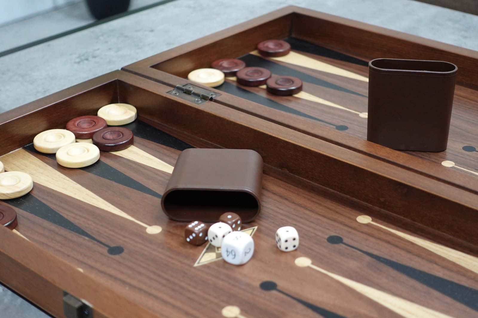 Helena Woodland Walnut Backgammon Set 20 Inch - Image 8