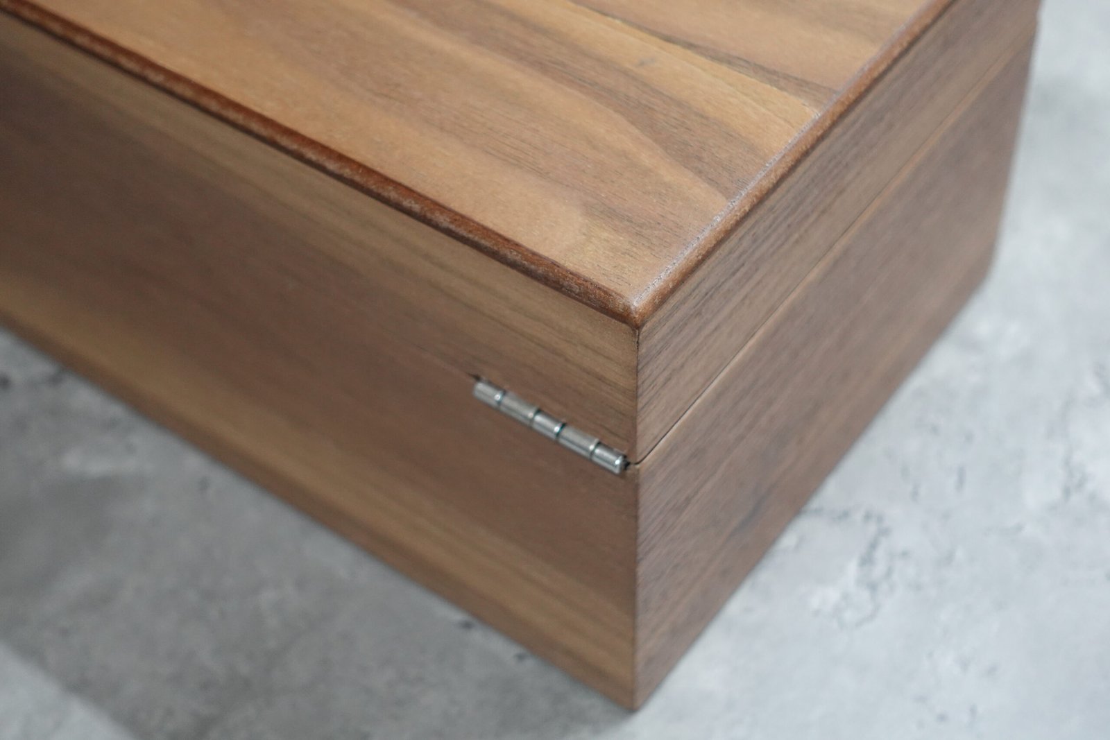 Walnut Chess Box With Metal Clasp 3.75 Inch - Image 3