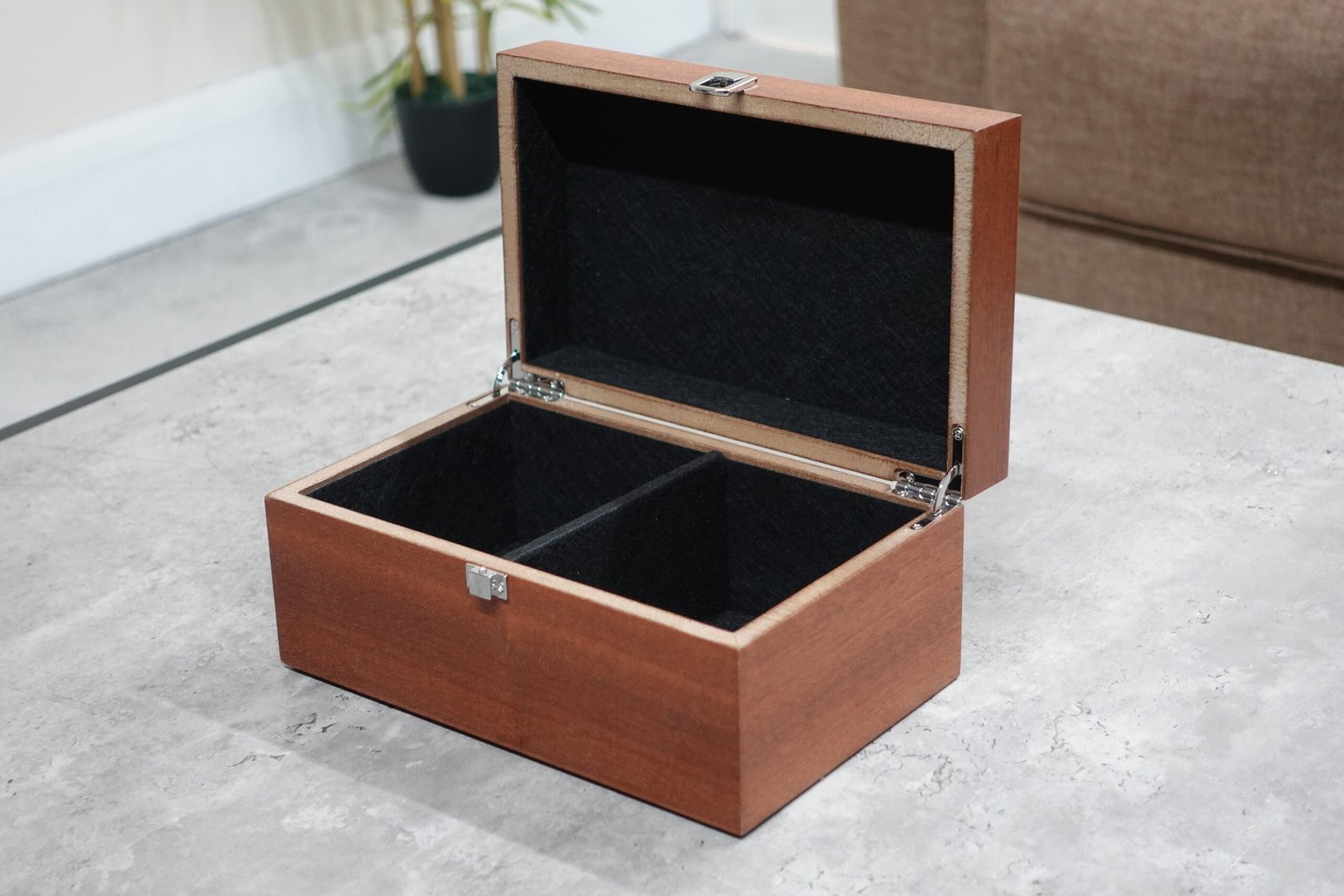 Mahogany Chess Box With Metal Clasp 3.75 Inch - Image 6