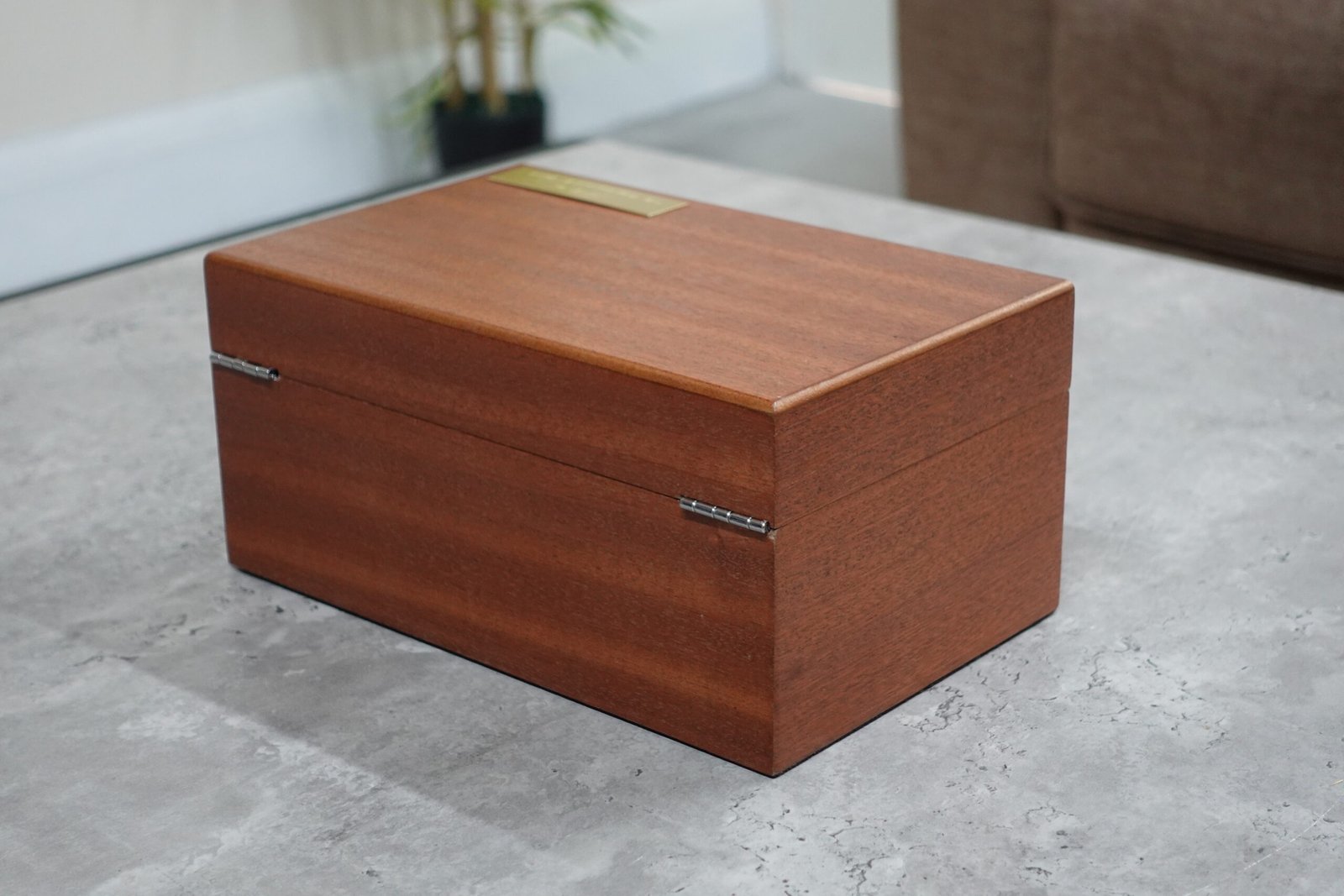 Mahogany Chess Box With Metal Clasp 3.75 Inch - Image 3