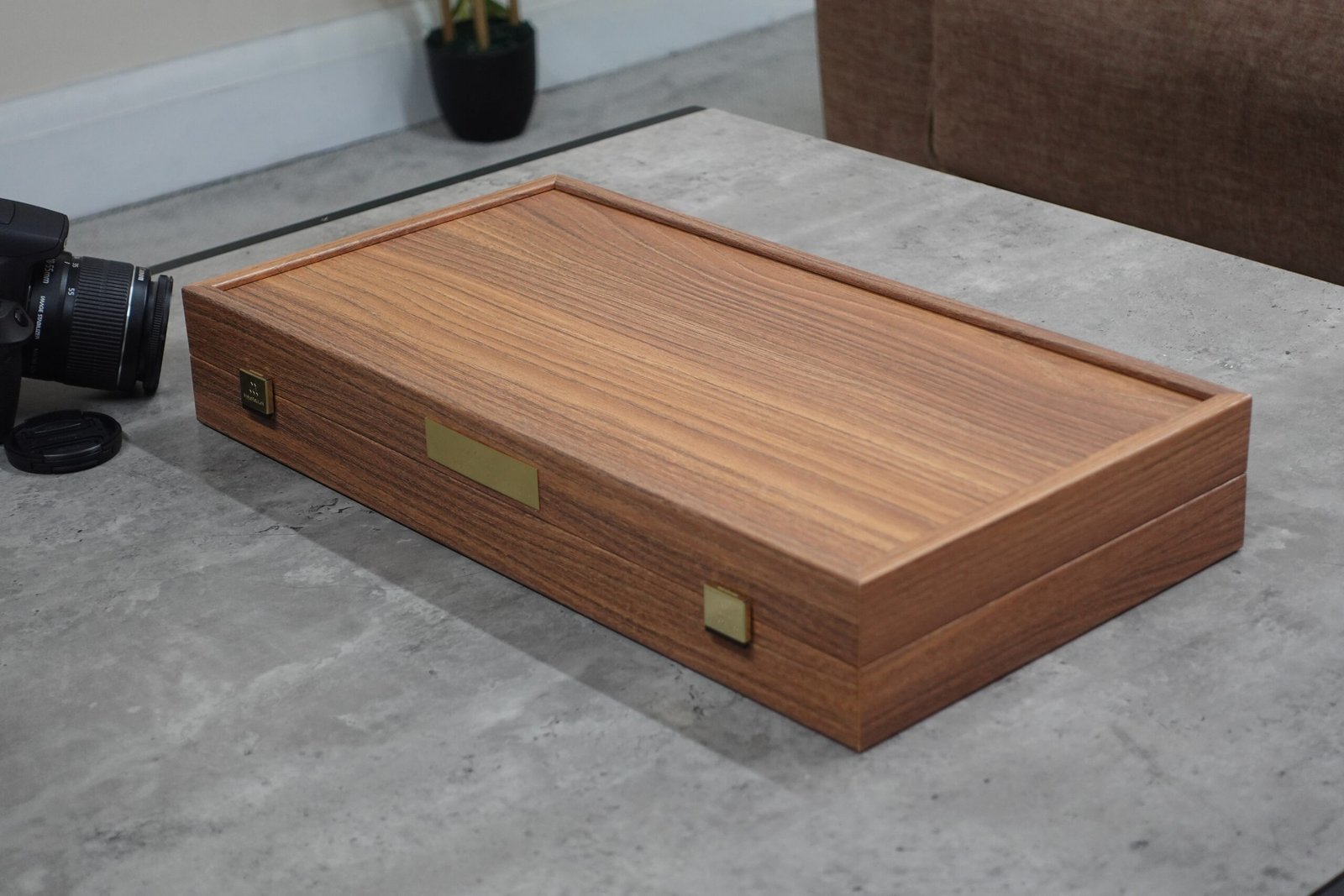 Manopoulos Walnut Backgammon Set 20 Inch - Image 3