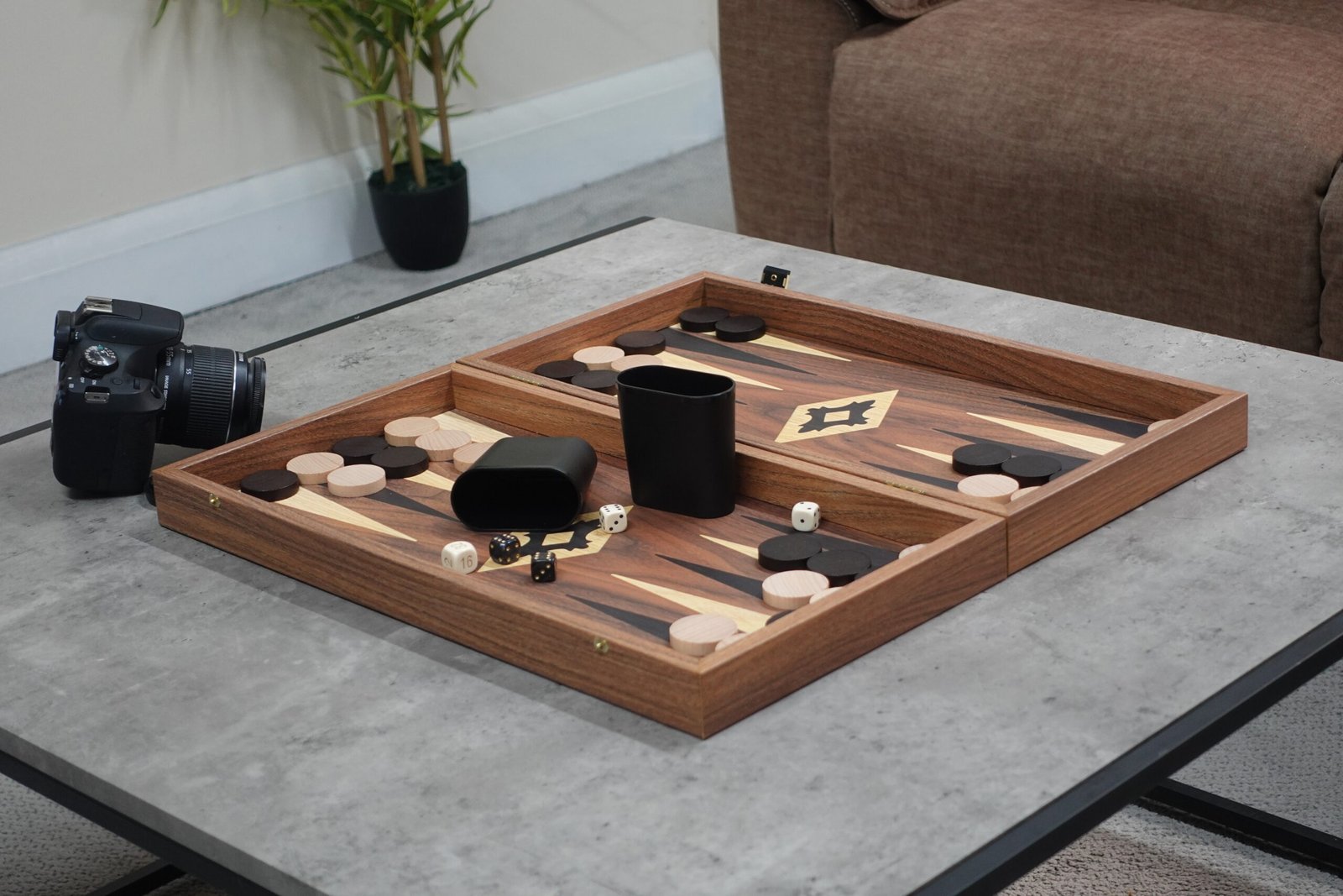Manopoulos Walnut Backgammon Set 20 Inch - Image 4
