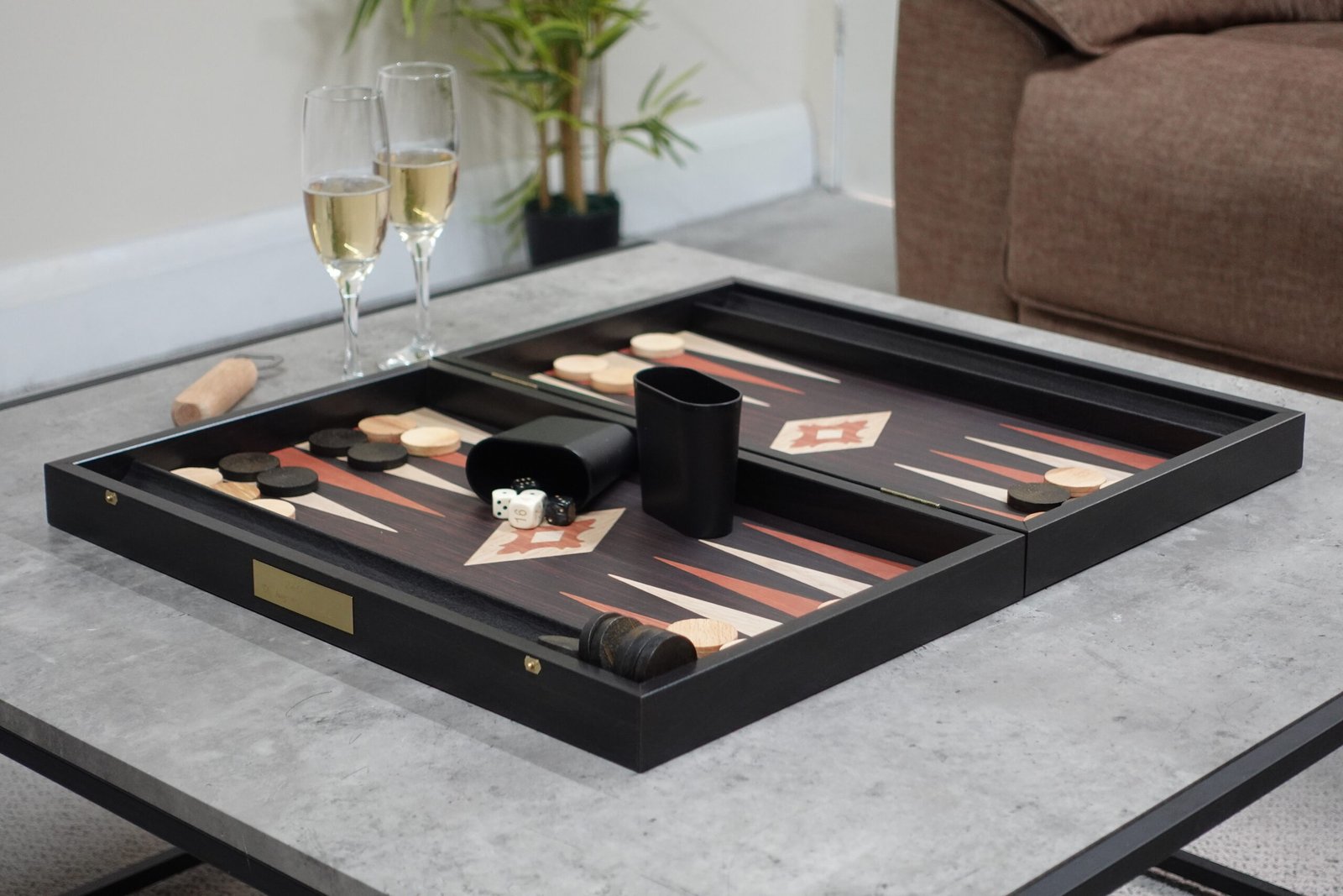 Manopoulos Wenge & Oak Backgammon Set 23 Inch with Storage Racks - Image 4