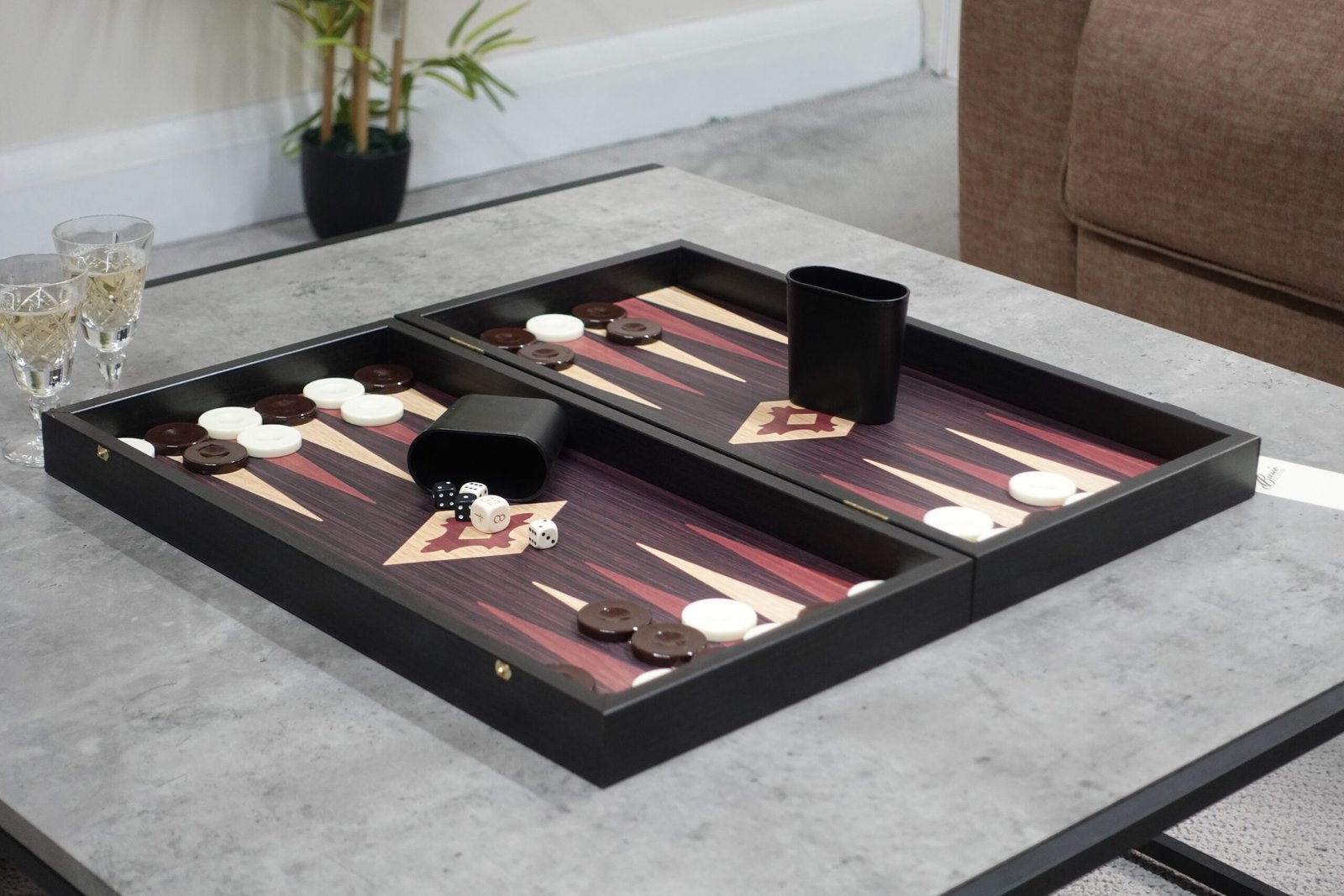 Manopoulos Wenge & Oak Backgammon Set 20 Inch - Image 6