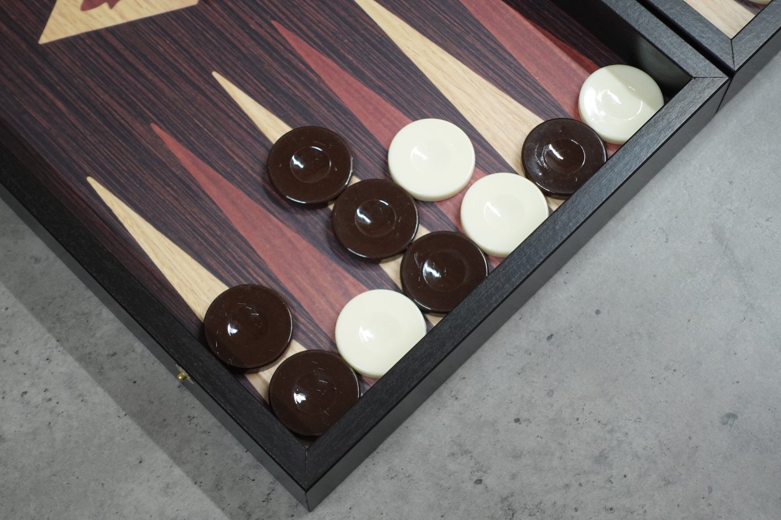 Manopoulos Wenge & Oak Backgammon Set 20 Inch - Image 8