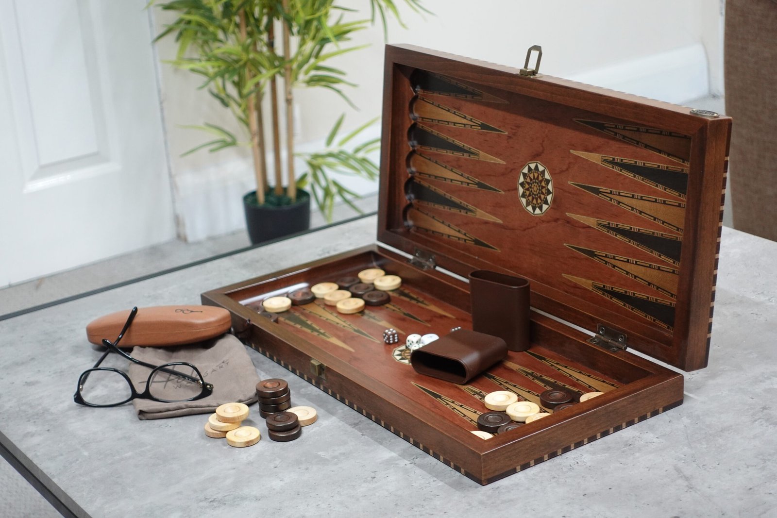 Helena Rural Rosewood Mother of Pearl Backgammon Set 20 Inch - Image 2