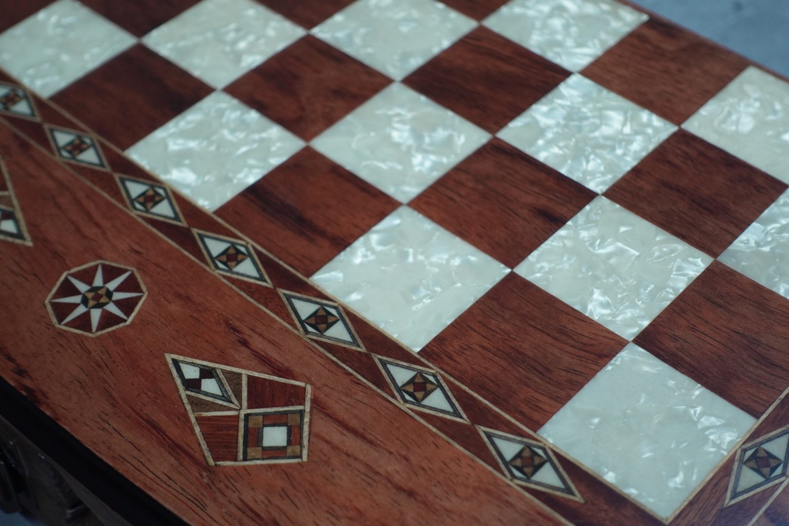 Helena Carved Mother of Pearl Rosewood Backgammon Set 20 Inch - Image 9