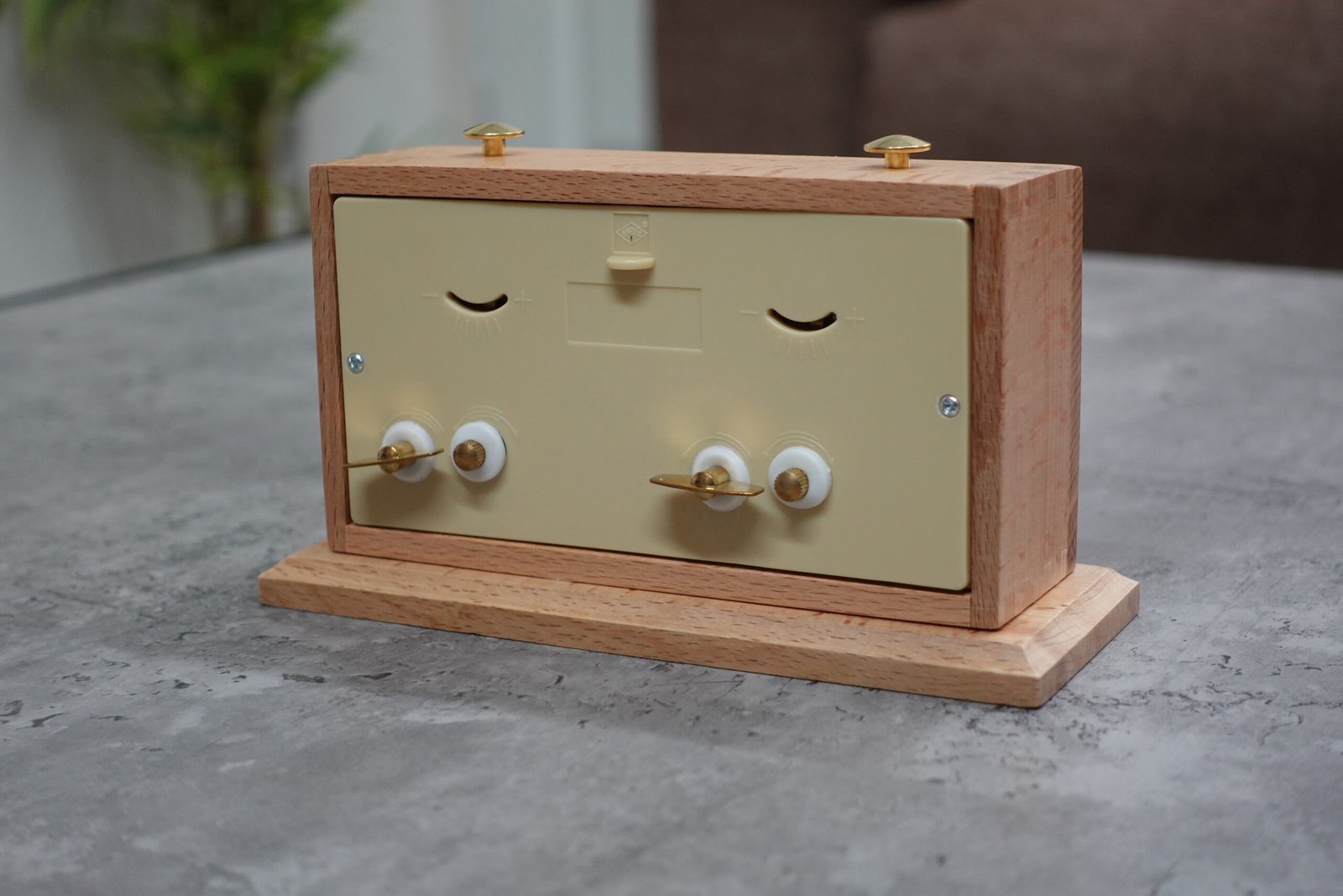 Natural Turnier Analog Wood Chess Clock With Stand - Image 2