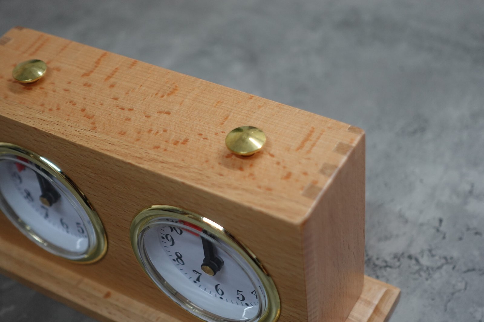 Natural Turnier Analog Wood Chess Clock With Stand - Image 4