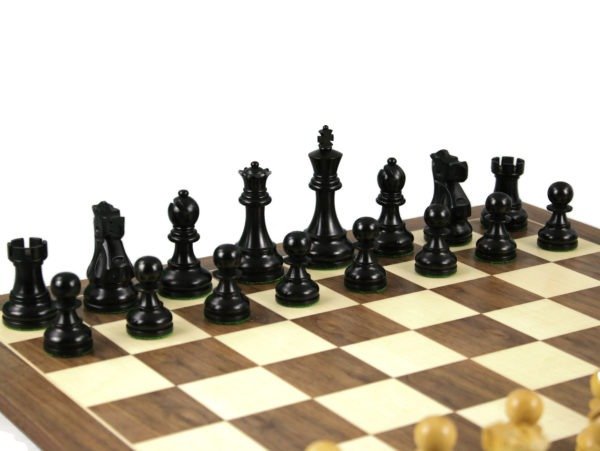 Reykjavik staunton ebonised chess pieces weighted on walnut board