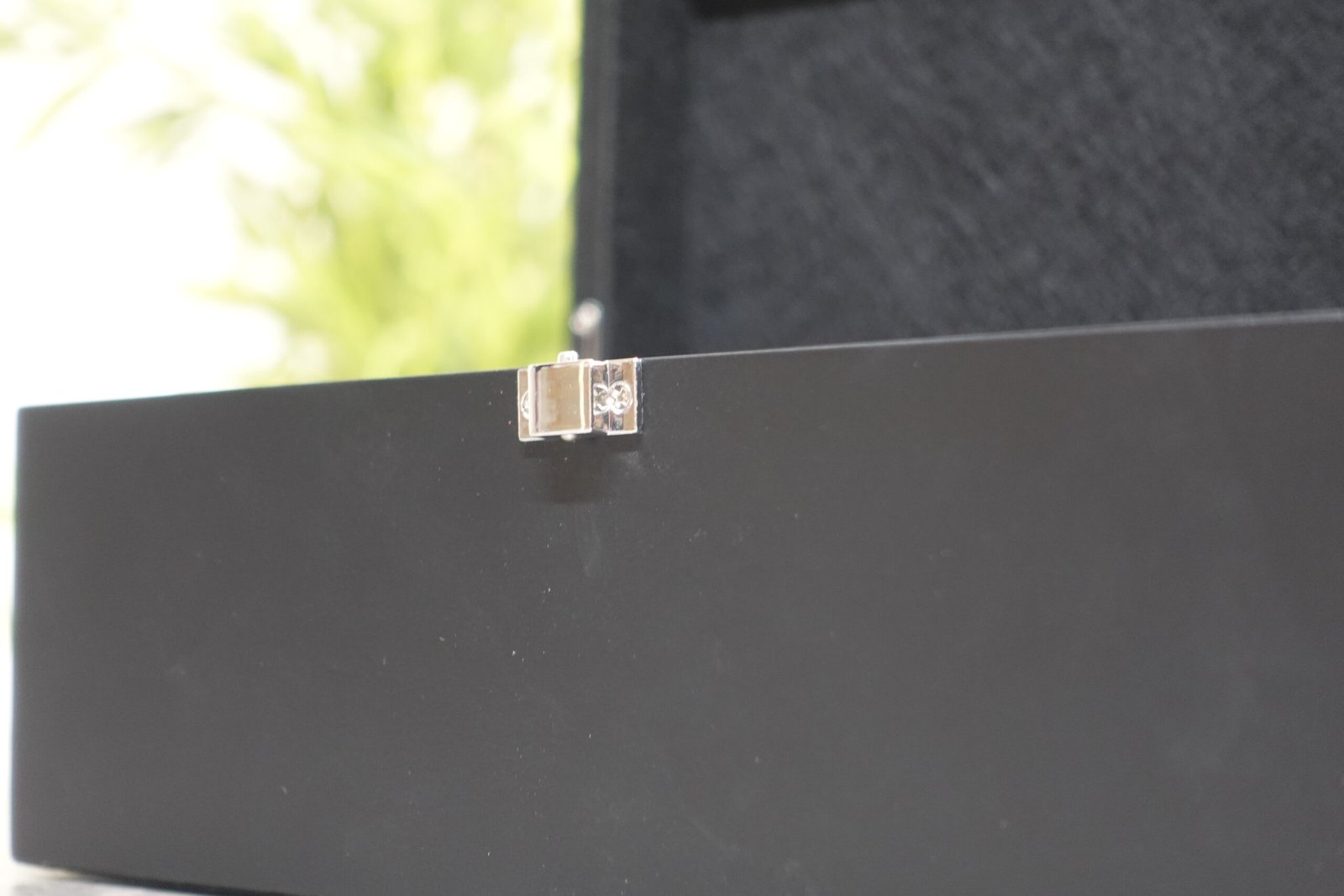 Ebony Chess Box With Metal Clasp 3.75 Inch - Image 5