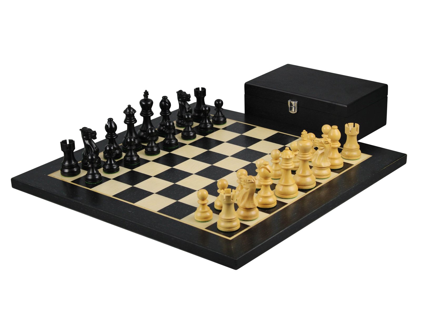 ebony chess board with executive staunton chess pieces