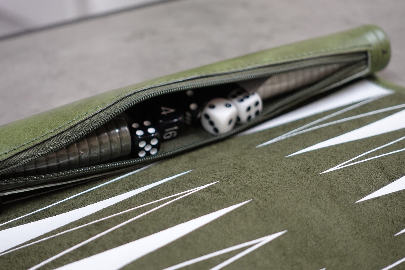 Green Travel Roll Up Backgammon Set 13 Inch - Image 7