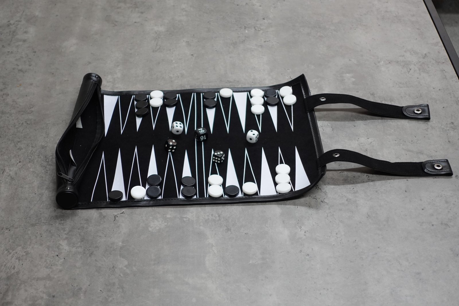 Black Travel Roll Up Backgammon Set 13 Inch - Image 2