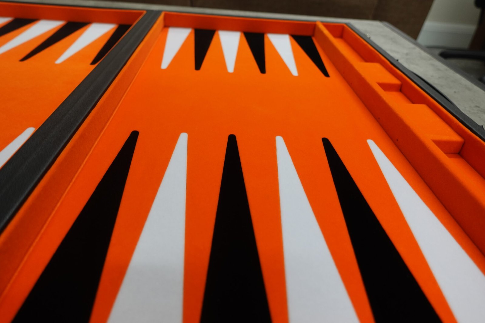 Coral Orange Leather Backgammon Set 21 Inch - Image 4